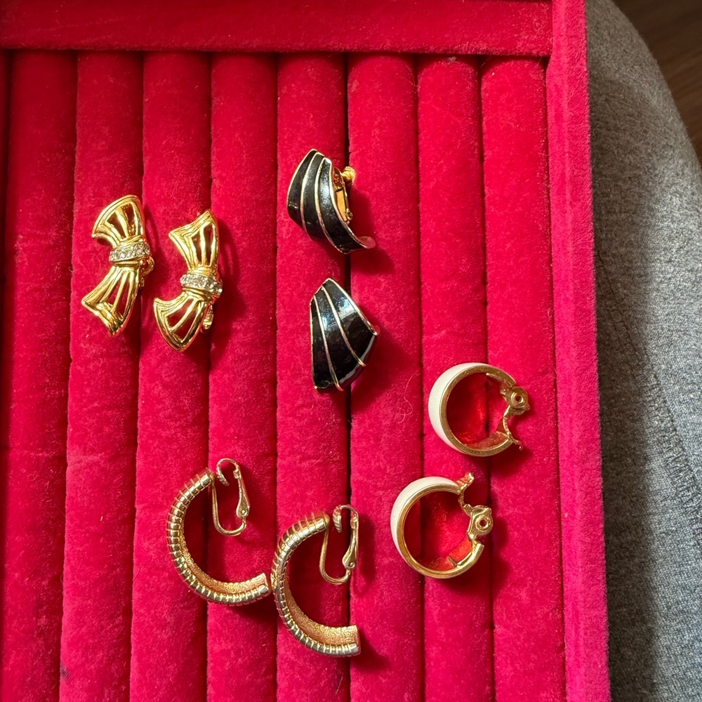 Vintage Clip-On Earrings Lot Trifari Monet Napier Parklane‎ Gold Black & Cream